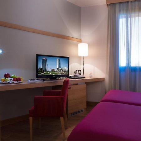 ฮิลตั้น การ์เด้น อิินน์ มิลาน มัลเพนซ่า Hotel ซอมมา ลอมบาร์โด ภายนอก รูปภาพ