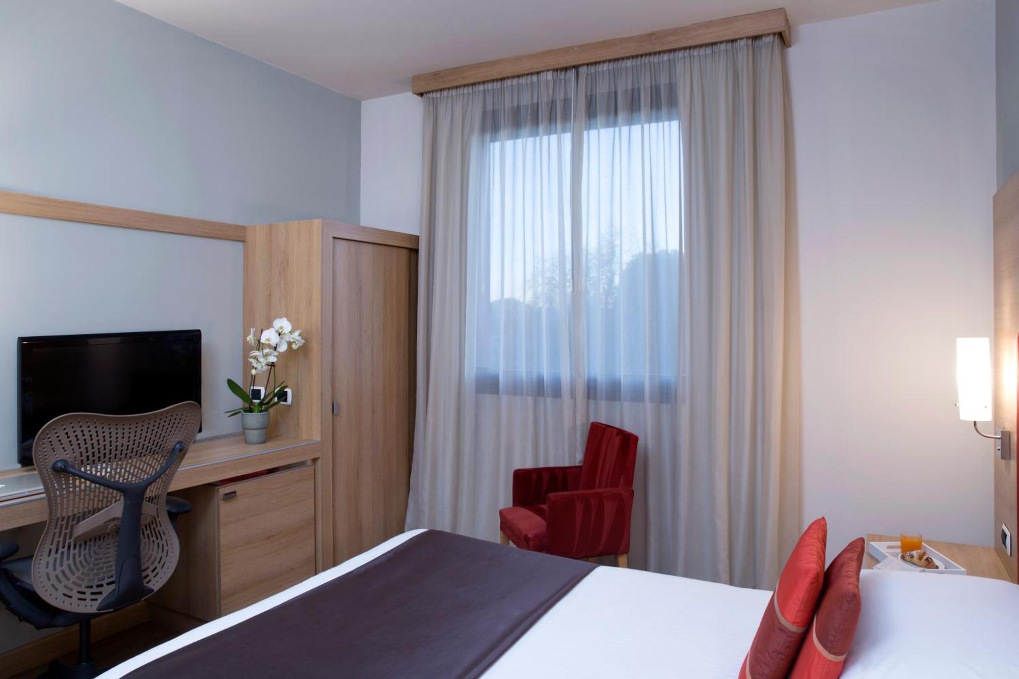 ฮิลตั้น การ์เด้น อิินน์ มิลาน มัลเพนซ่า Hotel ซอมมา ลอมบาร์โด ภายนอก รูปภาพ